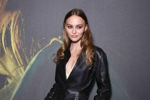 Schauspielerin und Model Lily-Rose Depp im Lässig-Look