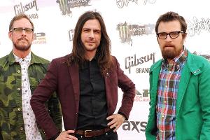 Weezer bringen Cover-Album mit Mega-Hits raus