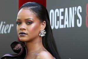 Rihanna verklagt offenbar ihren eigenen Vater
