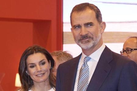 König Felipe VI. und Königin Letizia drückten via Twitter ihre Anteilnahme aus König Felipe VI. und Königin Letizia drückten via Twitter ihre Anteilnahme aus
