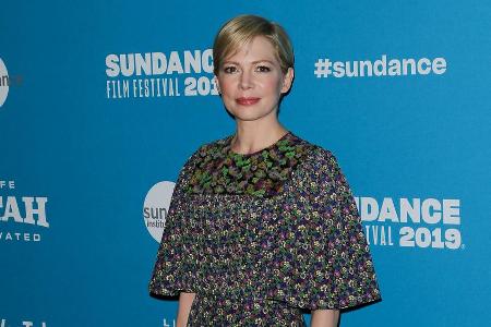 Da kommen Frühlings-Gefühle auf: Michelle Williams im Blumen-Kleid Da kommen Frühlings-Gefühle auf: Michelle Williams im Blumen-Kleid