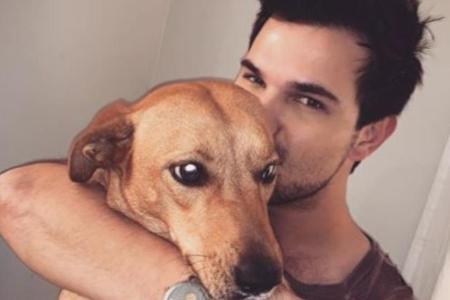 Taylor Lautner schmust mit Hündin Paisley Rae Taylor Lautner schmust mit Hündin Paisley Rae