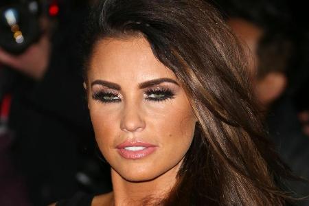 Katie Price macht sich mit ihrem Verhalten keine Freunde Katie Price macht sich mit ihrem Verhalten keine Freunde