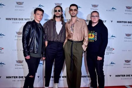 Georg Listing, Tom und Bill Kaulitz sowie Gustav Schäfer (v.l.) von Tokio Hotel auf dem Film Festival in Köln Georg Listing, Tom und Bill Kaulitz sowie Gustav Schäfer (v.l.) von Tokio Hotel auf dem Film Festival in Köln