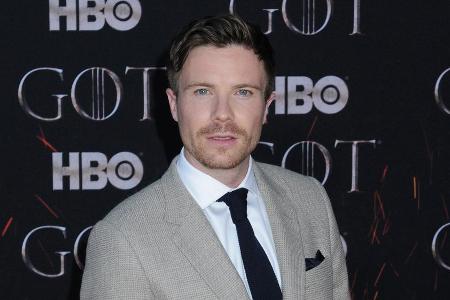 Joe Dempsie spielt in Joe Dempsie spielt in
