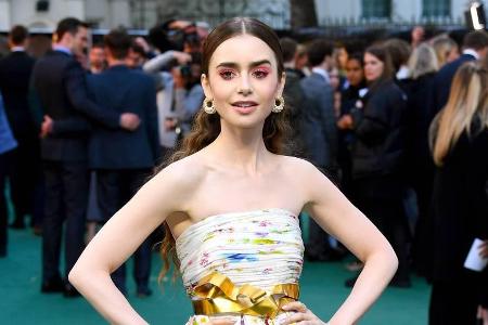 Frühlingshaft und elegant war Lily Collins bei der Premiere von Frühlingshaft und elegant war Lily Collins bei der Premiere von