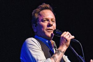 Kiefer Sutherland lüftet das Geheimnis um seine Tattoos