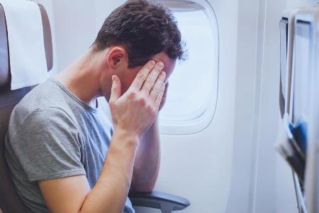 Was tun, wenn der Weg in den Urlaub zur Tortur wird? Das hilft gegen die Reiseübelkeit Was tun, wenn der Weg in den Urlaub zur Tortur wird? Das hilft gegen die Reiseübelkeit