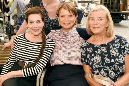 Hannelore Elsner (l.), Uschi Glas und Jutta Speidel spielen die Hauptrollen im Fernsehfilm Hannelore Elsner (l.), Uschi Glas und Jutta Speidel spielen die Hauptrollen im Fernsehfilm