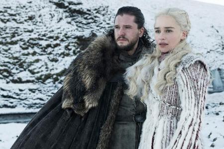 Jon Schnee (Kit Harington) und Daenerys Targaryen (Emilia Clarke) in Jon Schnee (Kit Harington) und Daenerys Targaryen (Emilia Clarke) in