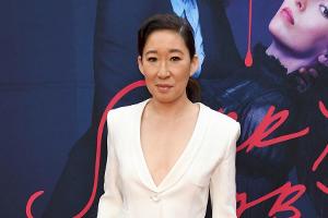 Sandra Oh verblüfft im weißen Hosenanzug - ohne BH