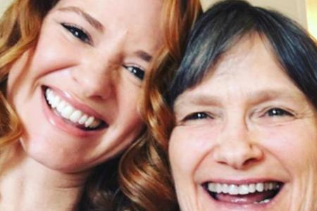 Sarah Drew genießt die Zeit mit ihrer Mutter Sarah Drew genießt die Zeit mit ihrer Mutter