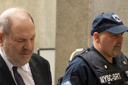 Harvey Weinstein auf dem Weg zu seinem Gerichtstermin in New York Harvey Weinstein auf dem Weg zu seinem Gerichtstermin in New York