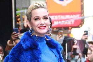 Katy Perry strahlt bei "Good Morning America" in Königsblau