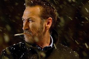 "Der Kommissar und die Alpen: Sturz in den Tod": Der Kommissar Rocco Schiavone (Mario Giallini) leidet unter dem langen Wint...