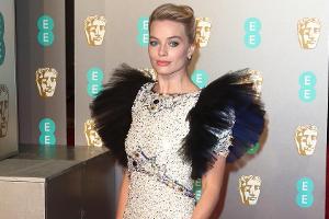 Dieses Kleid von Margot Robbie spaltet das Netz