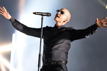 Linkin-Park-Frontmann Chester Bennington nahm sich am 20. Juli 2017 das Leben Linkin-Park-Frontmann Chester Bennington nahm sich am 20. Juli 2017 das Leben