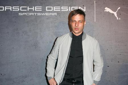 Tom Wlaschiha steht nicht nur in der Mode auf klare Linien Tom Wlaschiha steht nicht nur in der Mode auf klare Linien