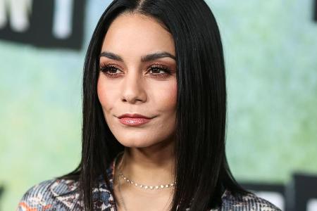 Vanessa Hudgens trägt ihre Haare in Form eines angesagten Long Bobs Vanessa Hudgens trägt ihre Haare in Form eines angesagten Long Bobs