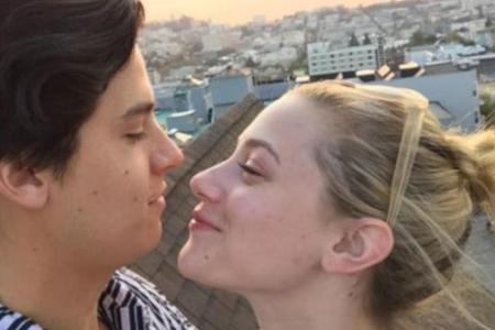 Lili Reinhart und Cole Sprouse genießen ihre Zweisamkeit vor dem Sonnenuntergang Lili Reinhart und Cole Sprouse genießen ihre Zweisamkeit vor dem Sonnenuntergang