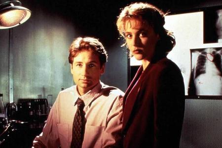 Wurden innerhalb kürzester Zeit zu Kult-Ermittlern: Die FBI-Agenten Fox Mulder (David Duchovny) und Dana Scully (Gillian And... Wurden innerhalb kürzester Zeit zu Kult-Ermittlern: Die FBI-Agenten Fox Mulder (David Duchovny) und Dana Scully (Gillian And...