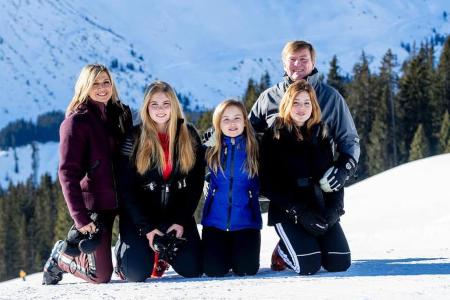 Willem-Alexander und seine Familie genießen den Schnee in Österreich Willem-Alexander und seine Familie genießen den Schnee in Österreich