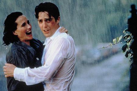 25 Jahre ist es her, dass sich Charles (Hugh Grant) und Carrie (Andie MacDowell) ineinander verliebten 25 Jahre ist es her, dass sich Charles (Hugh Grant) und Carrie (Andie MacDowell) ineinander verliebten