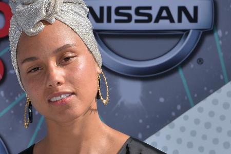 Alicia Keys zeigte schon 2016, wie der No-Make-up-Look funktioniert Alicia Keys zeigte schon 2016, wie der No-Make-up-Look funktioniert