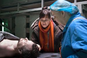 "Der Island Krimi: Der Tote im Westfjord": Solveig Karlsdóttir (Franka Potente) glaubt beim Tod ihres Jugendfreundes Jon (Gu...