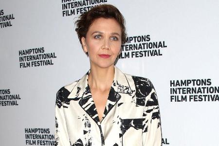 Der lässige Zweiteiler steht Maggie Gyllenhaal hervorragend Der lässige Zweiteiler steht Maggie Gyllenhaal hervorragend