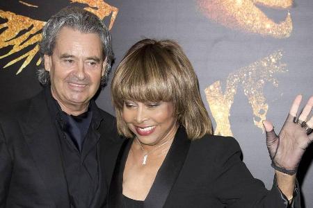 Tina Turner mit ihrem Mann bei einem Auftritt in London Tina Turner mit ihrem Mann bei einem Auftritt in London