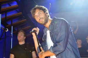 "GZSZ": Max Giesinger gibt ein Konzert im Mauerwerk