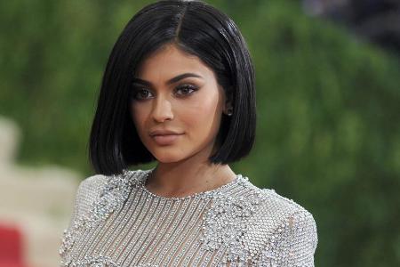 Bereits mit 15 Jahren ließ Kylie Jenner sich erstmals die Lippen künstlich vergrößern Bereits mit 15 Jahren ließ Kylie Jenner sich erstmals die Lippen künstlich vergrößern