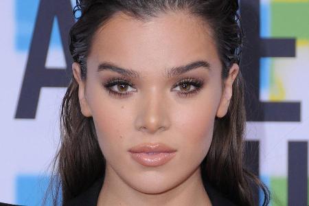 Hailee Steinfeld - frisch ernannte Moderatorin der MTV European Music Awards 2018 Hailee Steinfeld - frisch ernannte Moderatorin der MTV European Music Awards 2018