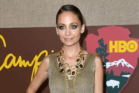 Nicole Richie erstrahlt in königlichem Gold Nicole Richie erstrahlt in königlichem Gold