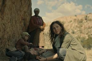 "Fluss des Lebens: Okavango - Fremder Vater": Charlotte (Christina Hecke, r.) muss sich für ihre Familie auf den einsamen We...