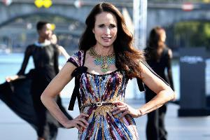 Andie McDowell: Strahlendes Laufsteg-Comeback mit 60 Jahren