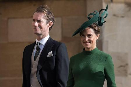 Auf der Hochzeit von Prinzessin Eugenie am 12. Oktober zeigte sich Pippa noch hochschwanger mit Ehemann James Matthews. Auf der Hochzeit von Prinzessin Eugenie am 12. Oktober zeigte sich Pippa noch hochschwanger mit Ehemann James Matthews.