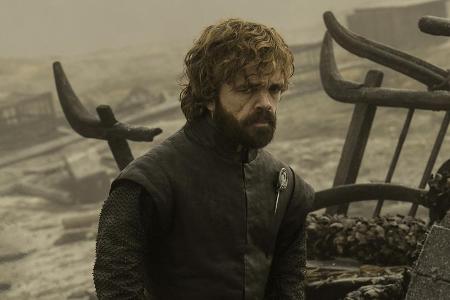 Tyrion Lennister (Peter Dinklage) lebt wie jeder andere Bewohner von Westeros und Umgebung sehr gefährlich Tyrion Lennister (Peter Dinklage) lebt wie jeder andere Bewohner von Westeros und Umgebung sehr gefährlich