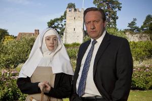 "Inspector Barnaby: Vier Bräute für Christus": Schwester Catherine (Fiona Glascott) und DCI John Barnaby (Neil Dudgeon)