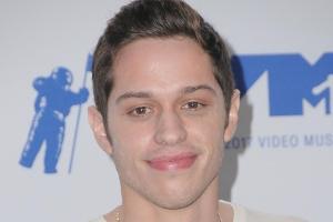 Pete Davidson scherzt über die Trennung von Ariana Grande