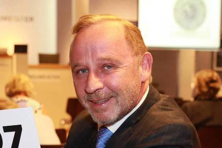 Schauspieler Alexander Held konzentriert sich auf das Leben Schauspieler Alexander Held konzentriert sich auf das Leben