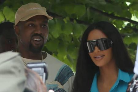 Kim Kardashian und Kanye West in natürlicher Umgebung - nicht in Uganda Kim Kardashian und Kanye West in natürlicher Umgebung - nicht in Uganda
