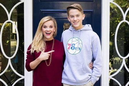 Deacon Reese Phillippe überragt seiner Mutter Reese Witherspoon bald um Haupteslänge Deacon Reese Phillippe überragt seiner Mutter Reese Witherspoon bald um Haupteslänge