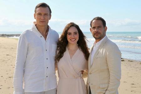 Oliver Masucci (Rolle: Richard, l.), Verena Altenberger (Rolle: Sheryl) und Moritz Bleibtreu (Rolle: Friedrich Kronberg) Oliver Masucci (Rolle: Richard, l.), Verena Altenberger (Rolle: Sheryl) und Moritz Bleibtreu (Rolle: Friedrich Kronberg)