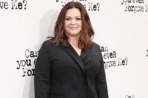 Elegant in Schwarz: Melissa McCarthy rockt den Hosenanzug