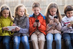Studie: Smartphones trüben Kindern die Sicht