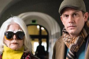 "Einmal Sohn, immer Sohn": Lilo (Christiane Hörbiger) ist nach einer Augen-OP vorübergehend auf die Hilfe ihres Sohnes Ruben...
