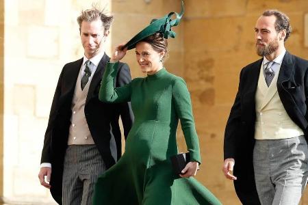 Pippa Middleton kam mit Ehemann James Matthews (l.) und Bruder James zur Hochzeit von Prinzessin Eugenie Pippa Middleton kam mit Ehemann James Matthews (l.) und Bruder James zur Hochzeit von Prinzessin Eugenie