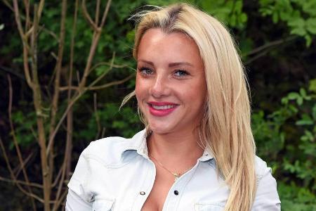 Evelyn Burdecki könnte Gerüchten zufolge im Dschungel auf ihren Ex-Freund Domenico de Cicco treffen